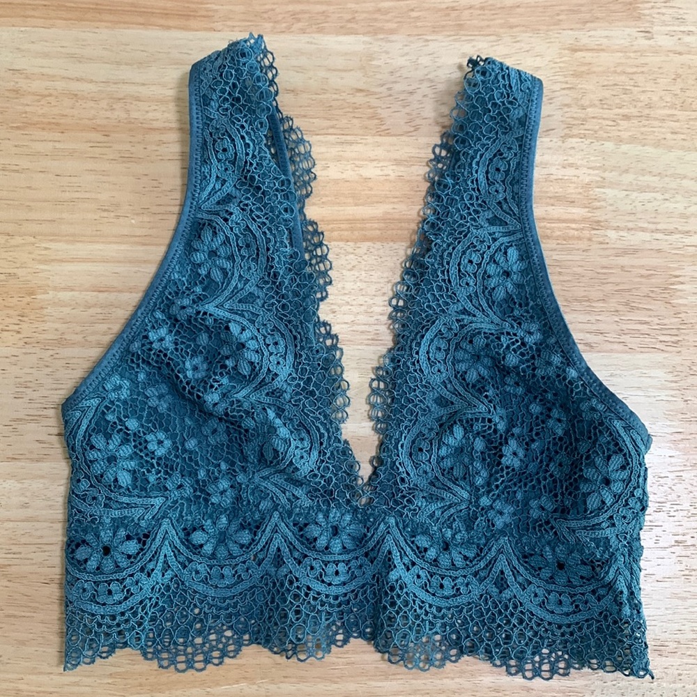 Victoria's Secret Unlined Crochet Lace Deep V Bralette Size XS
